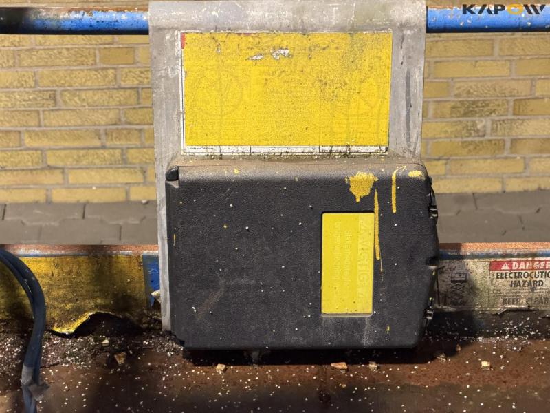 Scissor lift 18