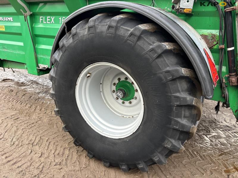 Samson Flex 16 fertilizer spreader 38