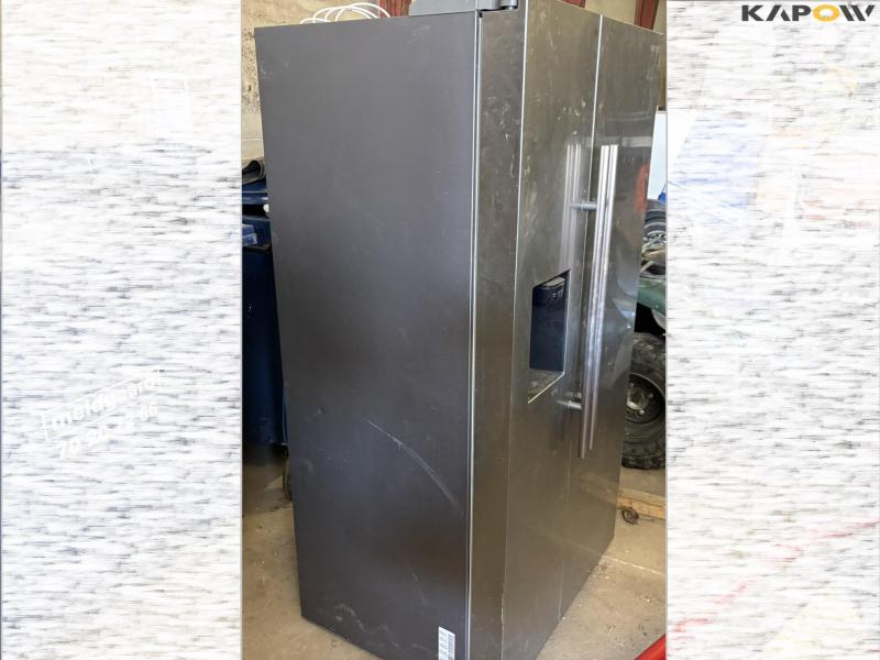 Samsung fridge freezer with ice maker 3