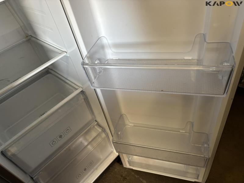 Samsung fridge freezer with ice maker 20