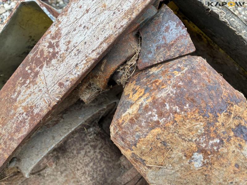 Sandri K5 finger clipper and Zappator BT100 flail clipper 46