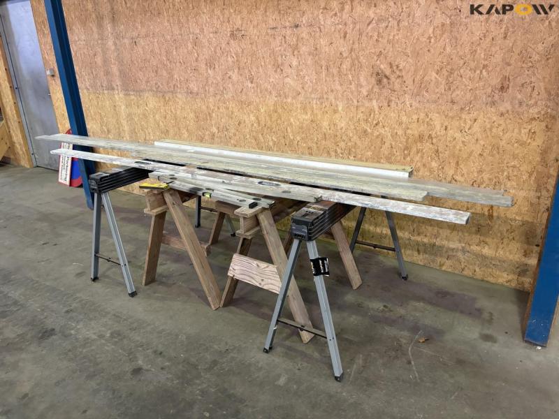 Sawhorses, spirit levels and planers 1
