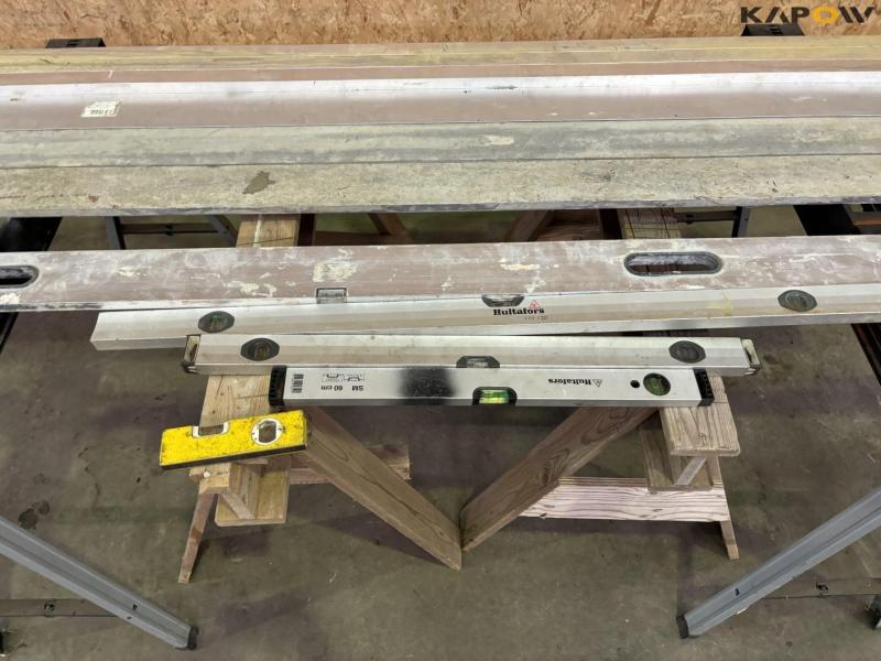 Sawhorses, spirit levels and planers 6