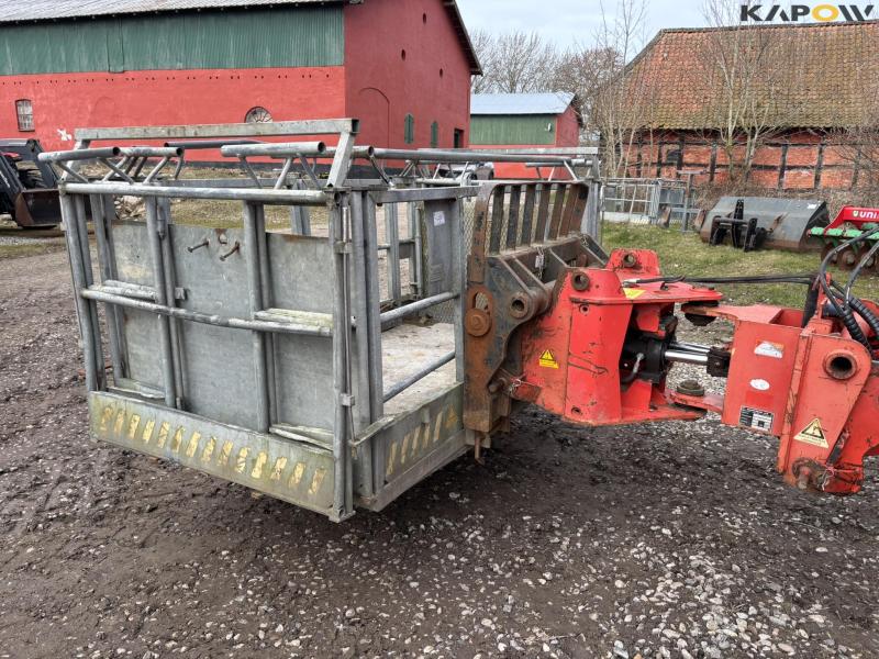 Scantruck swivel and crew basket 1