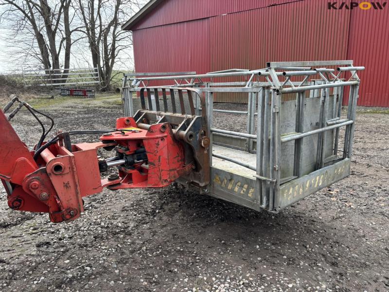 Scantruck swivel and crew basket 7