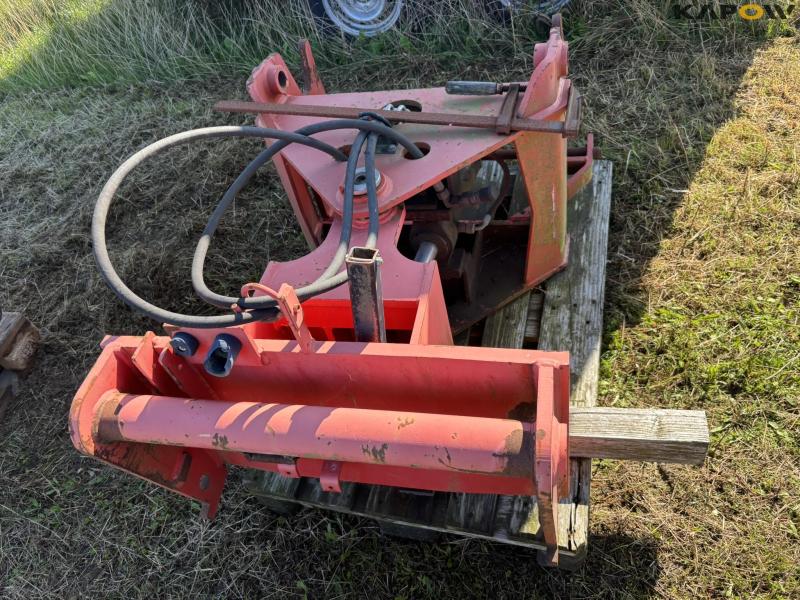 Scantruck crew basket and swivel joint 28