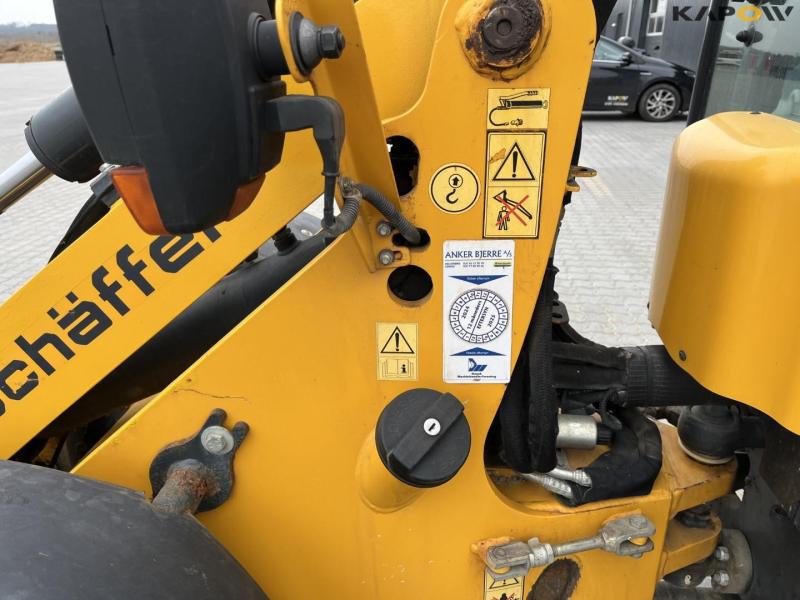Schäffer 2445 skid steer loader 11