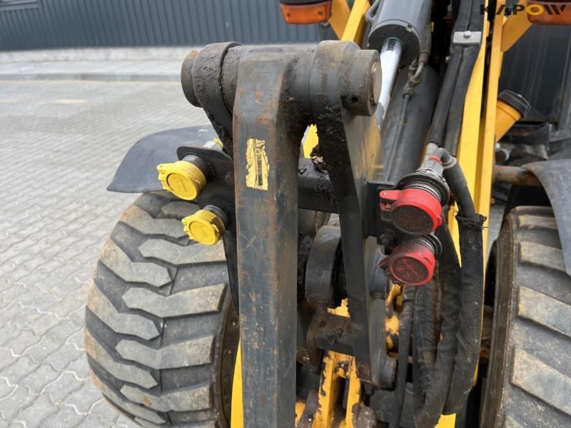 Schäffer 2445 skid steer loader 15