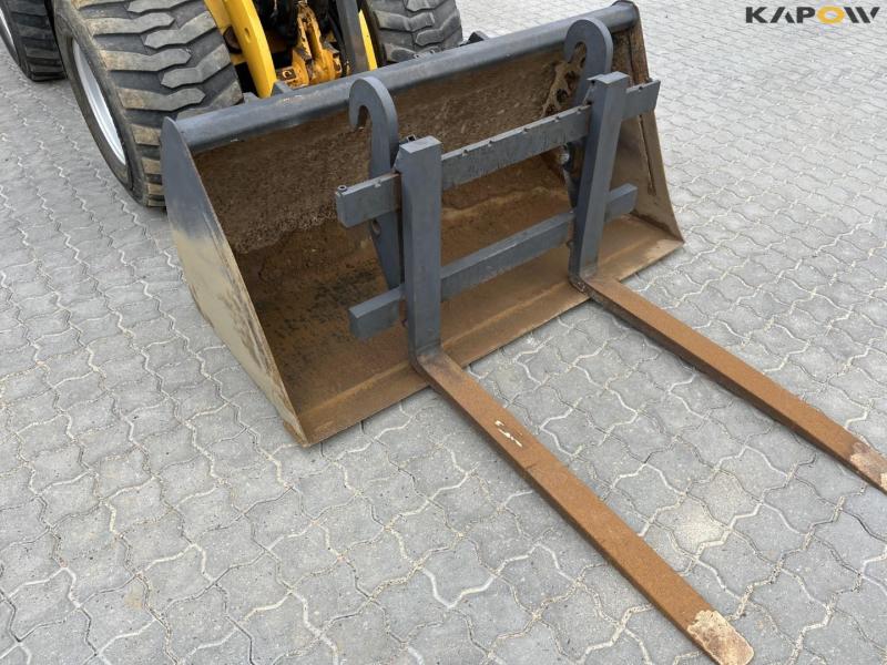 Schäffer 2445 skid steer loader 18