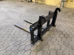 SE Pallet forks with Volvo Hitch 7