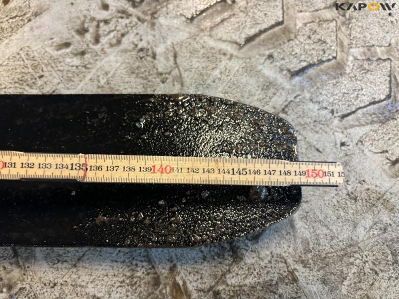 SE pallet forks with Volvo hitch 11