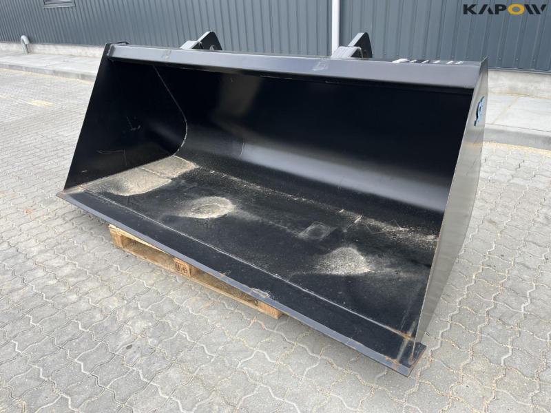 SE bucket with JCB hitch - New 1