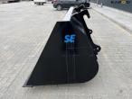 SE bucket with JCB hitch - New 8