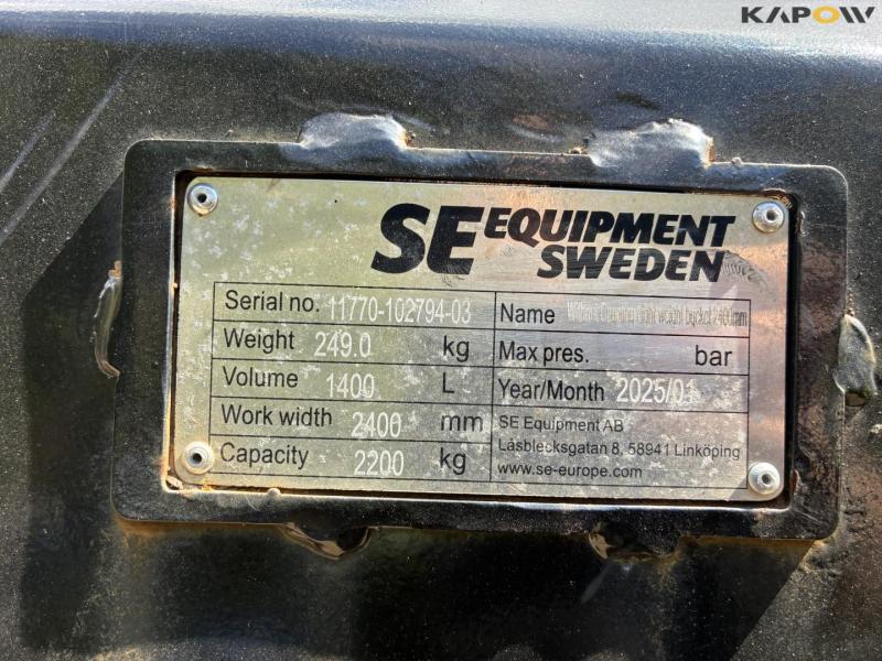 SE bucket with Manitou hitch 15