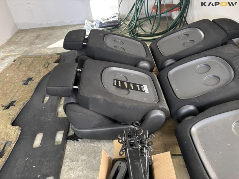 Seat Alhambra seats 7