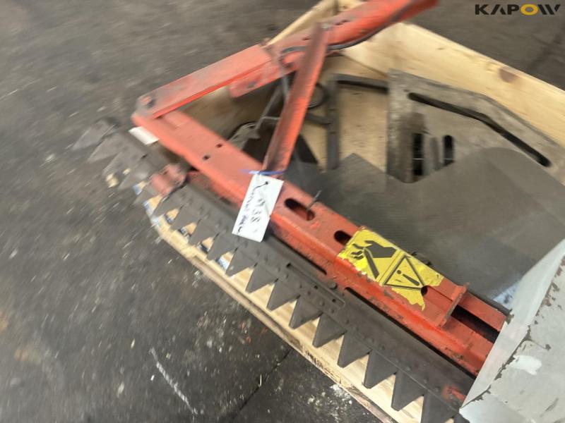 Side knife with electric motor 20
