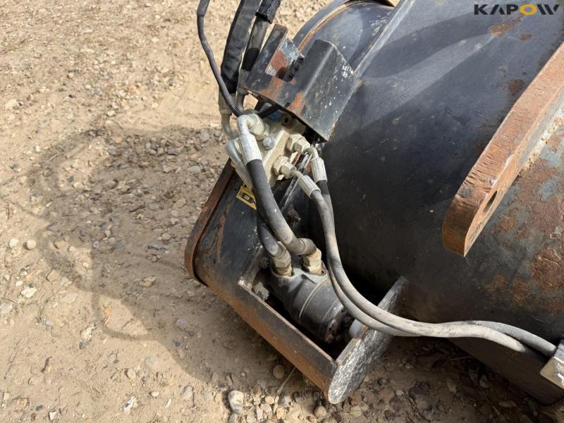 Sima S25 concrete mixer bucket with Weidermann hitch 11