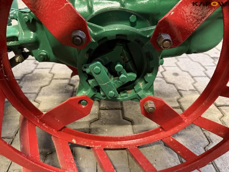 Simar 46 tool carrier with spring cutter 16