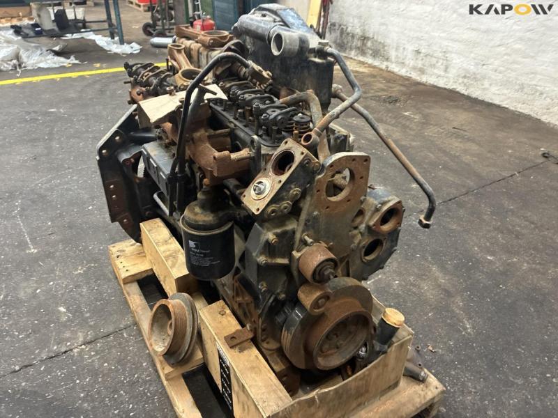 Sisu engine disassembled 7