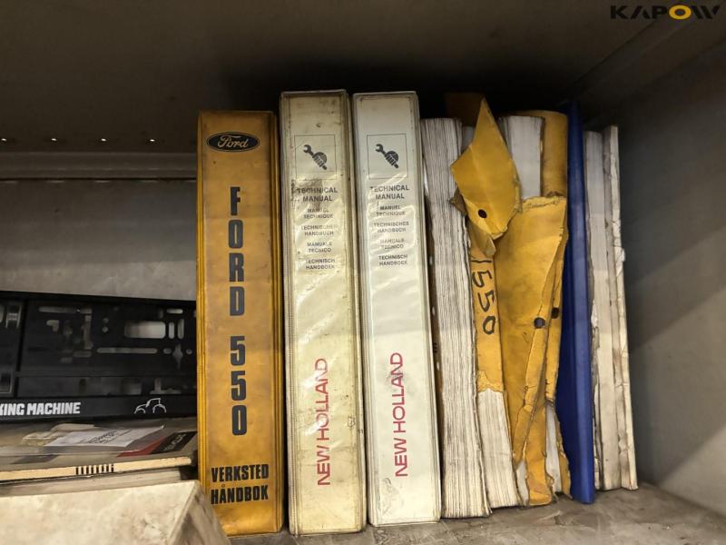 Cabinet with content 19
