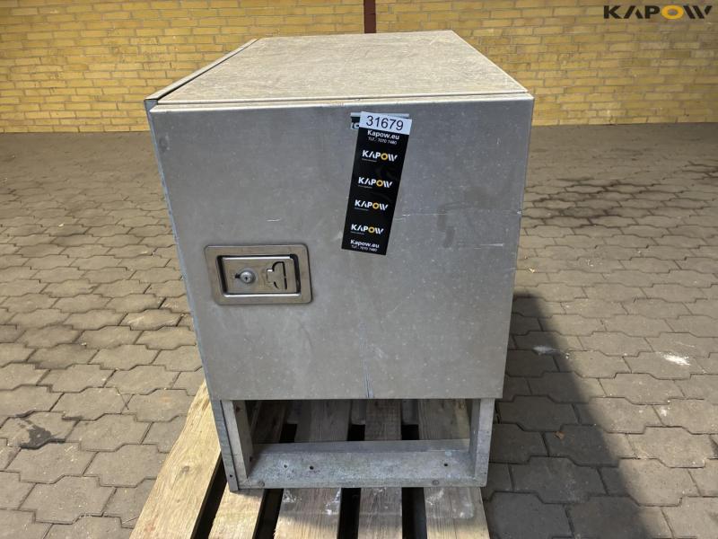 Vehicle-mounted cabinet 1