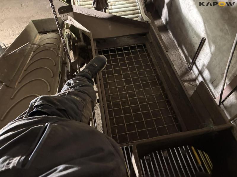 Peeling potato sorting machine 70