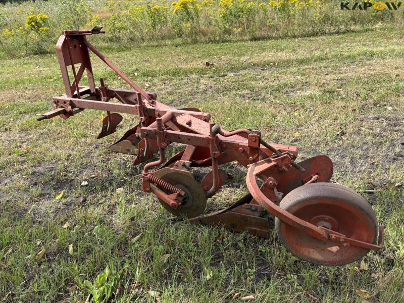 Skjold Eminent 3 furrow plough 7