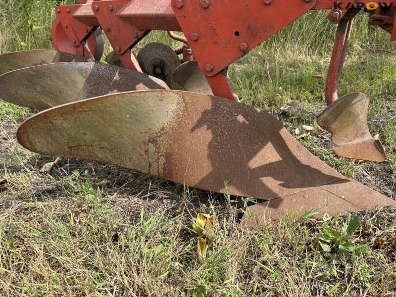 Skjold Eminent 3 furrow plough 15