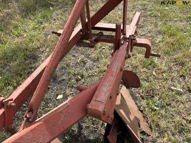 Skjold Eminent 3 furrow plough 18