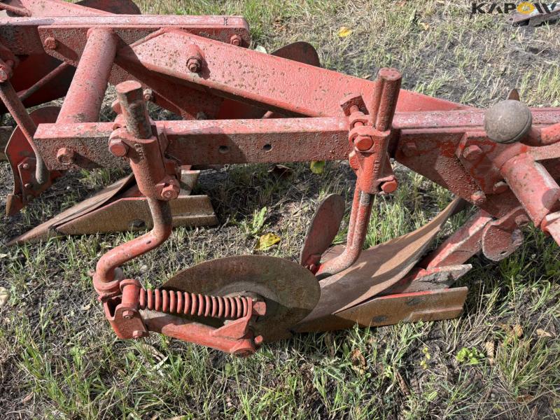 Skjold Eminent 3 furrow plough 28