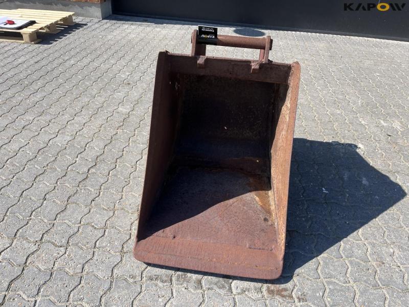 Excavator bucket 60 with Hydrema hitch 2