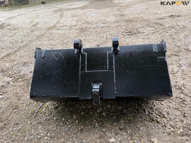 Bucket with Beco hitch 6