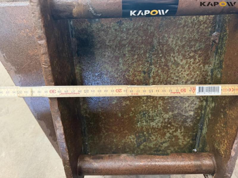 Bucket with Hydrema hitch 10