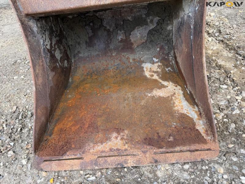Bucket with Hydrema hitch 11