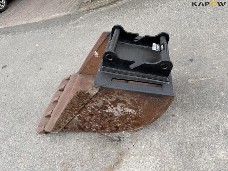 Bucket with Hydrema hitch 8