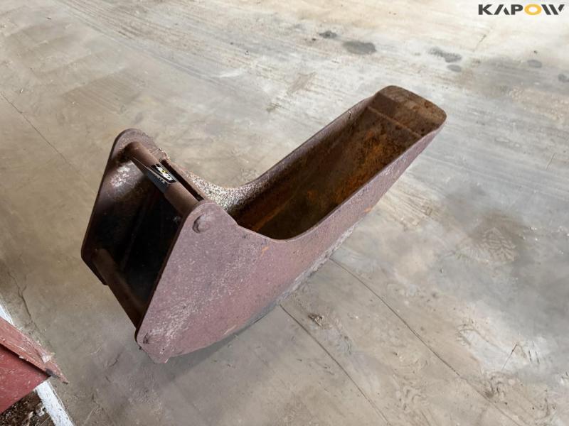 Bucket with Hydrema hitch 5