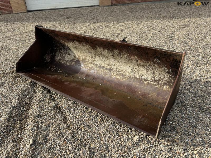 Shovel with manitou hitch 1