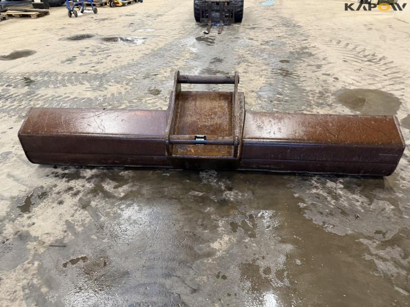 Bucket with S70 hitch 5