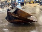 Bucket with S70 hitch 4