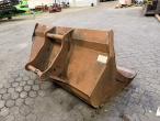 Bucket with S70 hitch 5