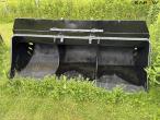 Bucket 230 cm with S70 hitch 2