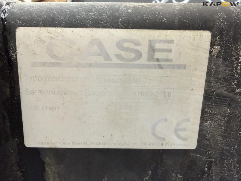 Bucket with Volvo hitch 11