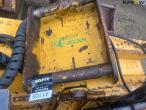 Bucket set in holder with Hydrema hitch 15