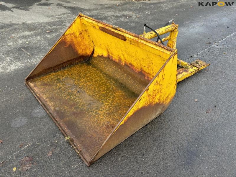 Bucket for pallet forks 1