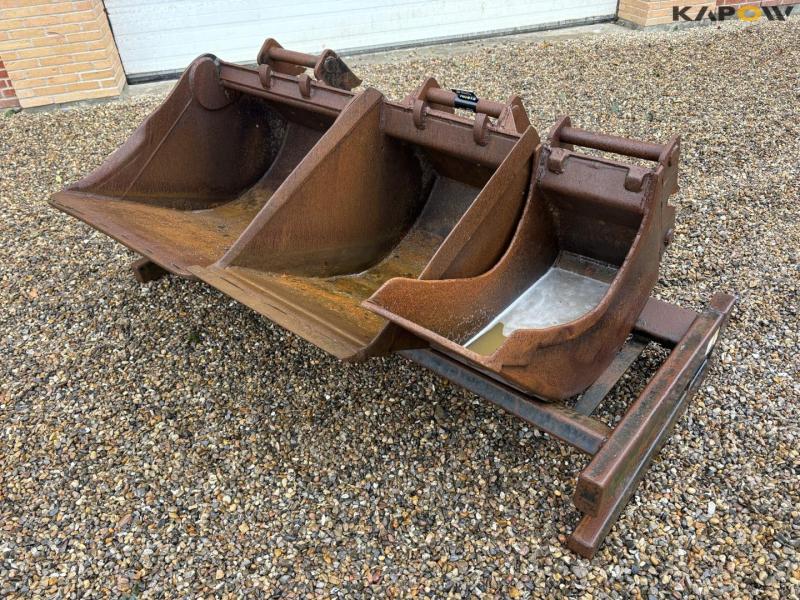 Buckets with Hydrema hitch 1