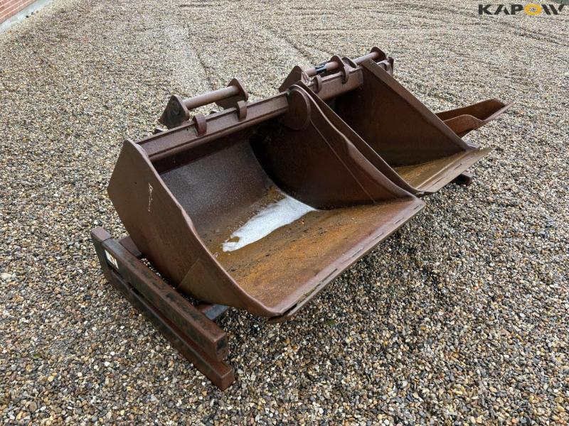 Buckets with Hydrema hitch 3