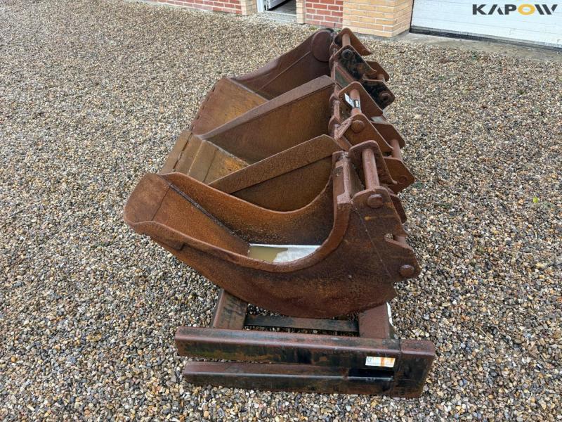 Buckets with Hydrema hitch 8