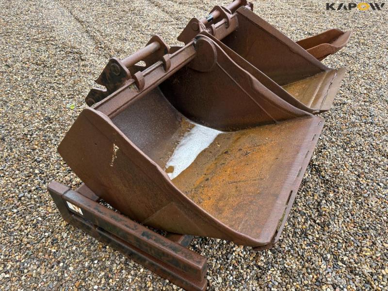 Buckets with Hydrema hitch 14