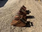 Buckets with S40 hitch - 3 pcs. 8