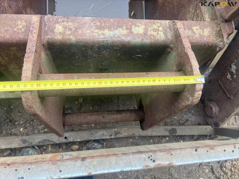Bucket holder with bucket 21